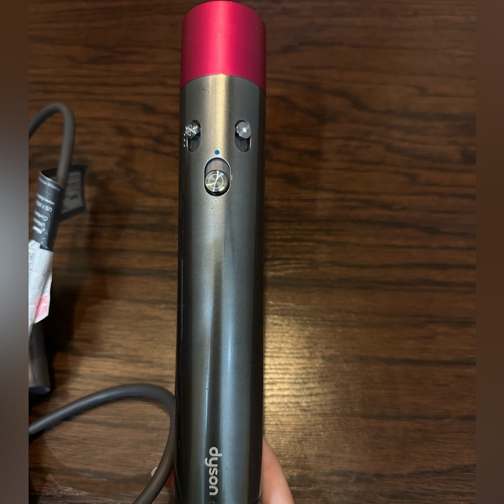 Dyson Airwrap Multi-Styler - Picture 7 of 9